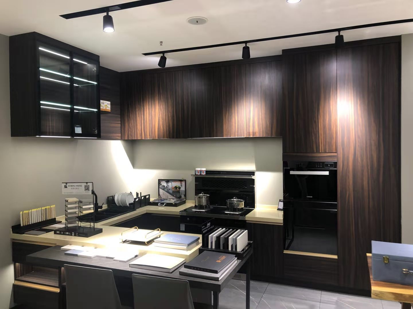 開歐蒂尼櫥柜店一年能賺多少錢？